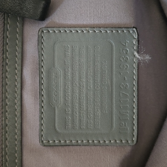 Coach 19354 Hamptons Weekend Signature Colorblock Medium Tote. - Picture 5 of 9